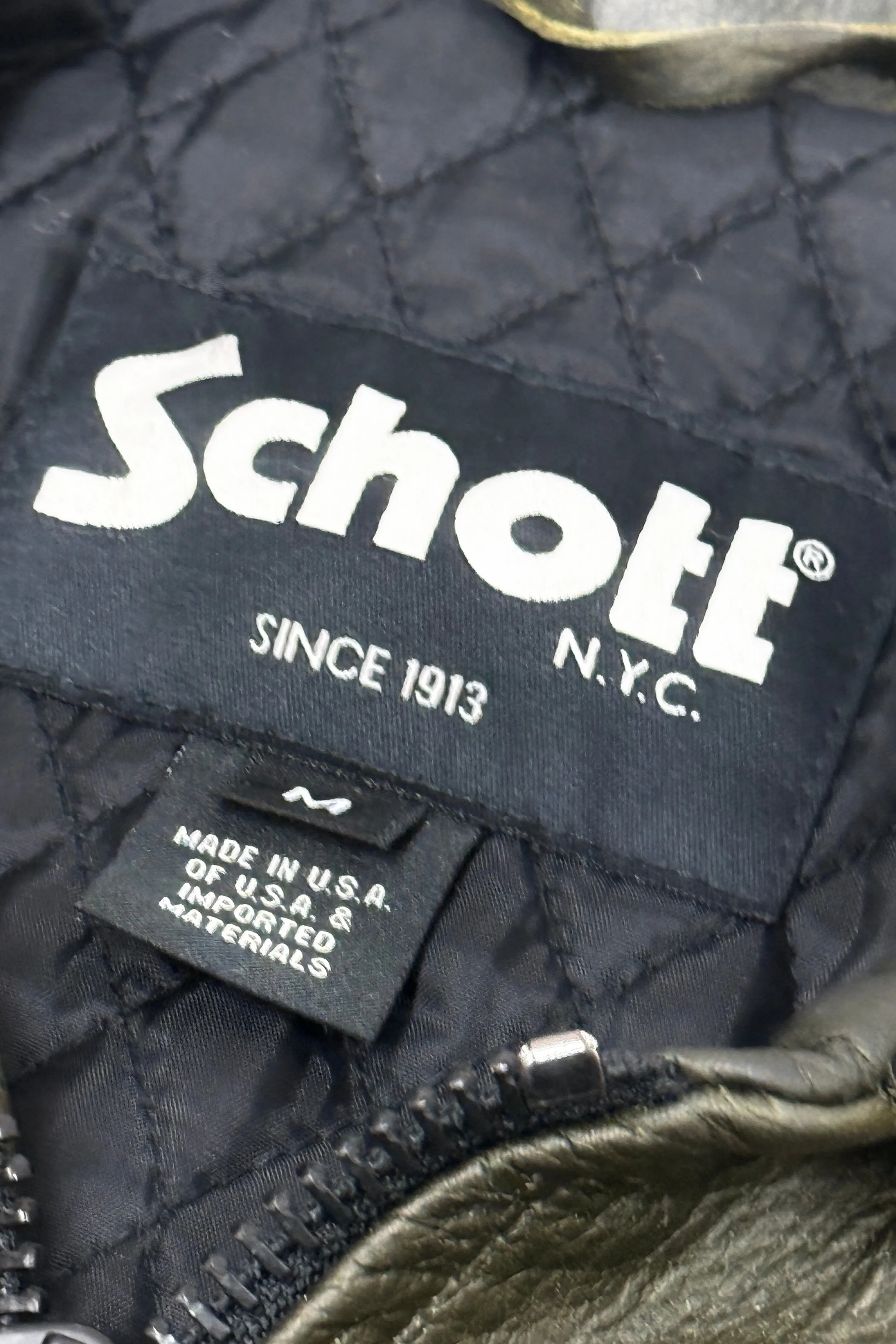 2000’S SCHOTT NYC MADE IN USA CROPPED WAXY 555 COWHIDE HEAVYWEIGHT QUILTED LINER LEATHER JACKET MEDIUM