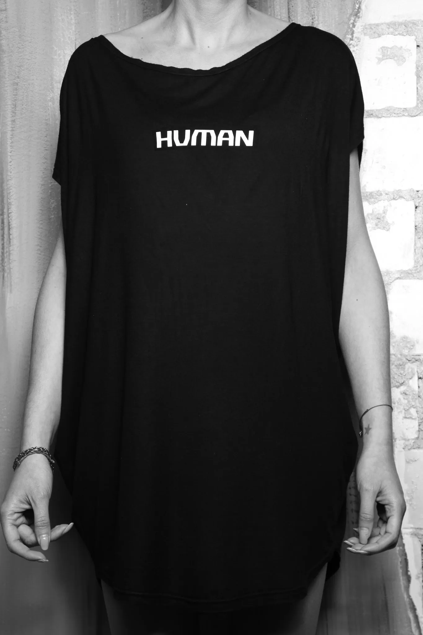 HUMAN Sleeveless T