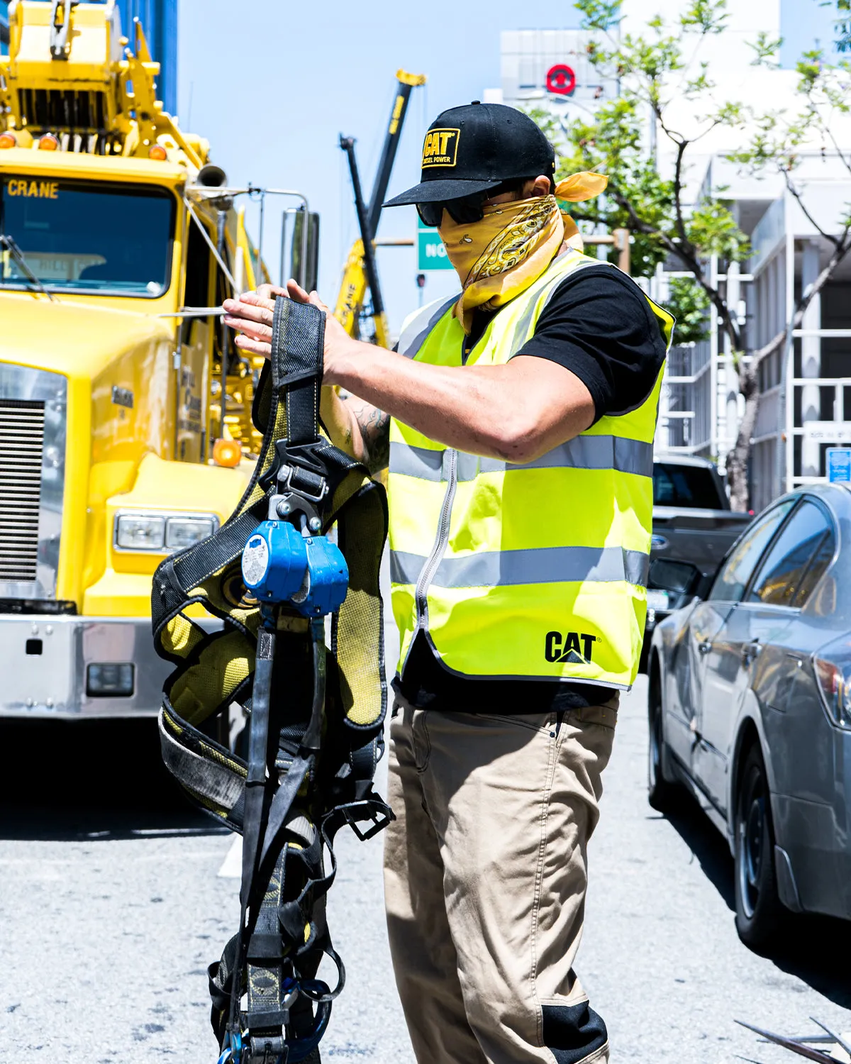 MEN'S HI-VIS ZIP SAFETY VEST