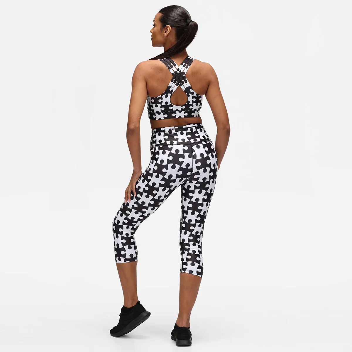 Monochrome Jigsaw Capri