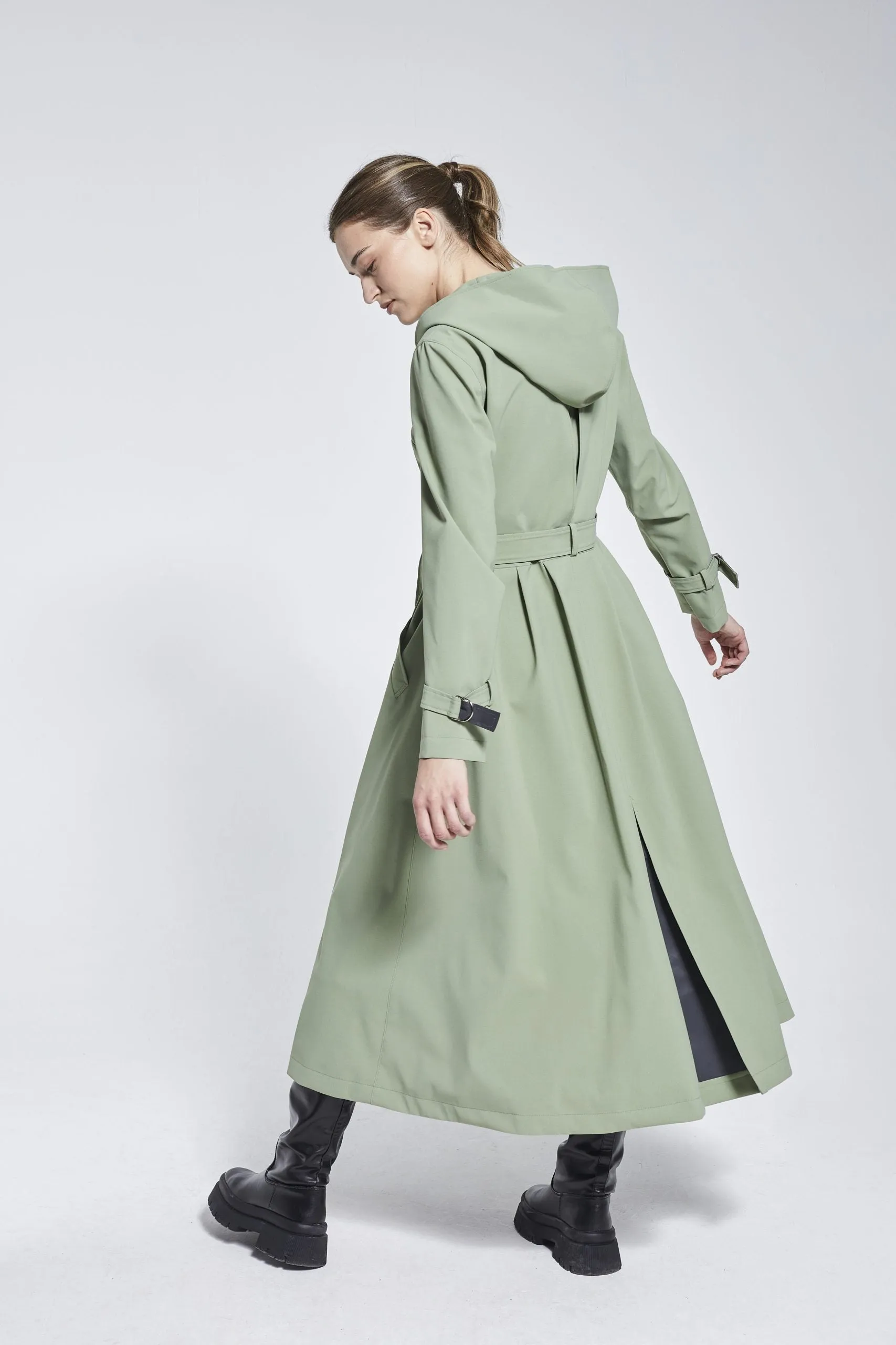 OLIVE ICONIC RAINCOAT - recycled materials