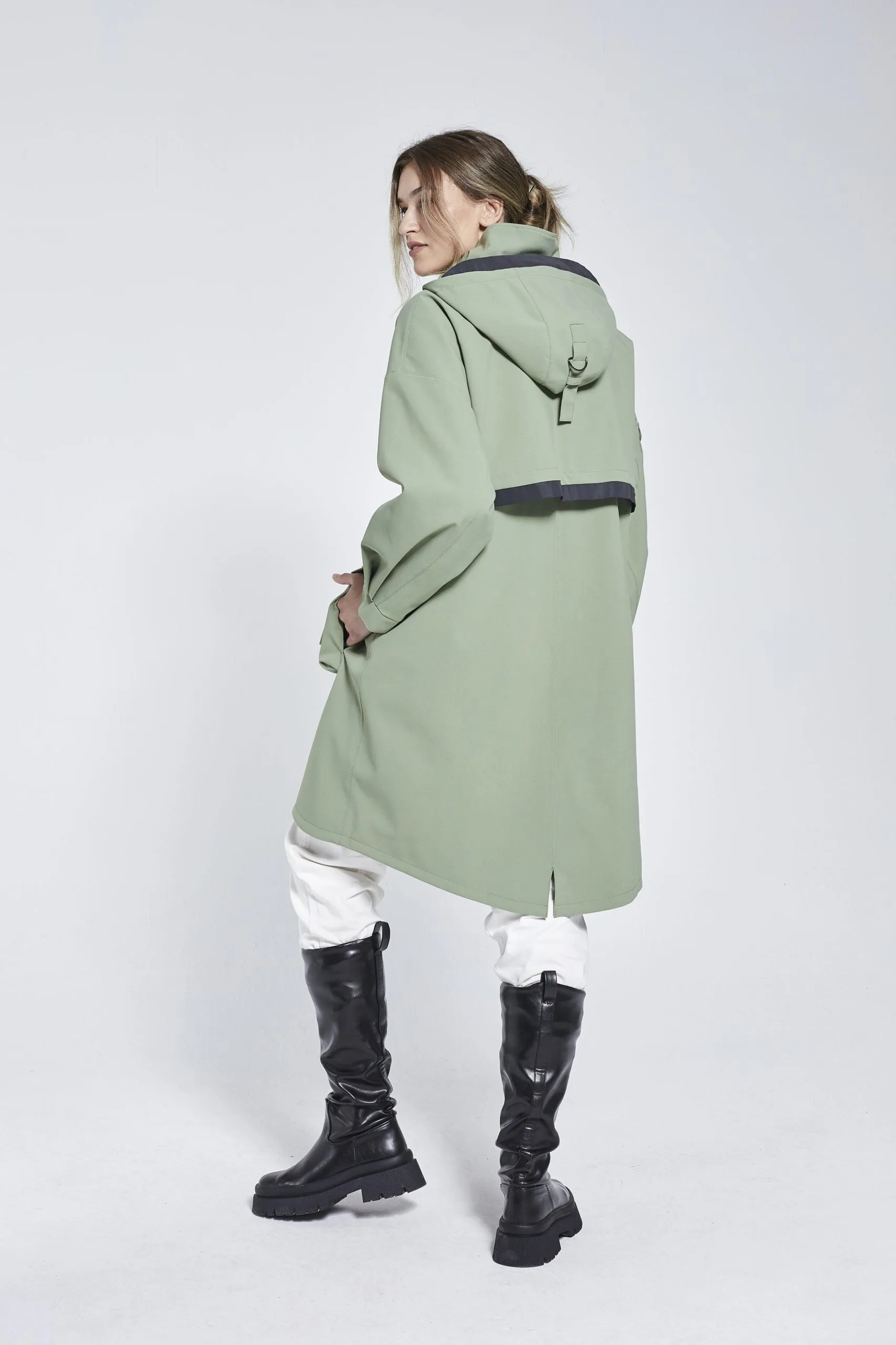 OLIVE MARILA RAINCOAT - recycled materials