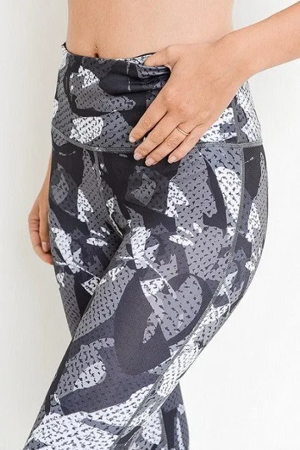 Raw Moda Monochrome Kaleidoscope Camo Print Full Leggings