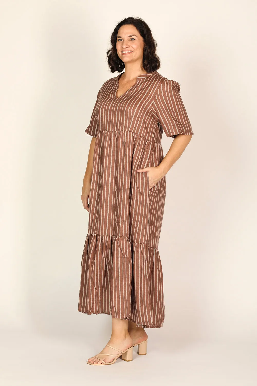 Sabre Linen V-Neck Dress in Nutmeg