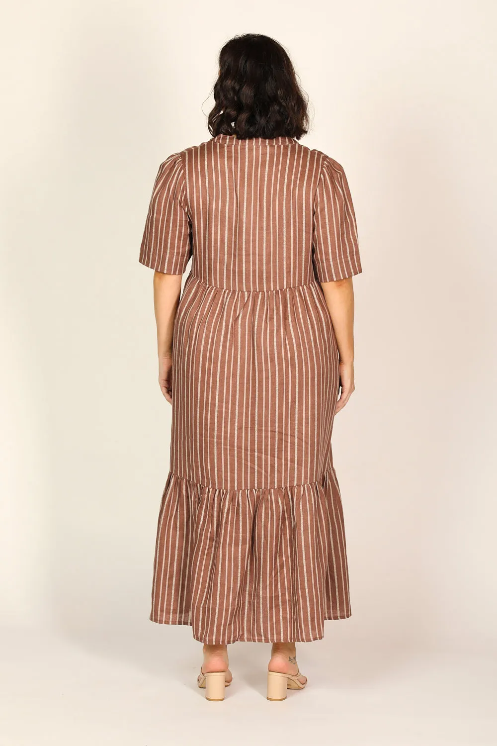 Sabre Linen V-Neck Dress in Nutmeg