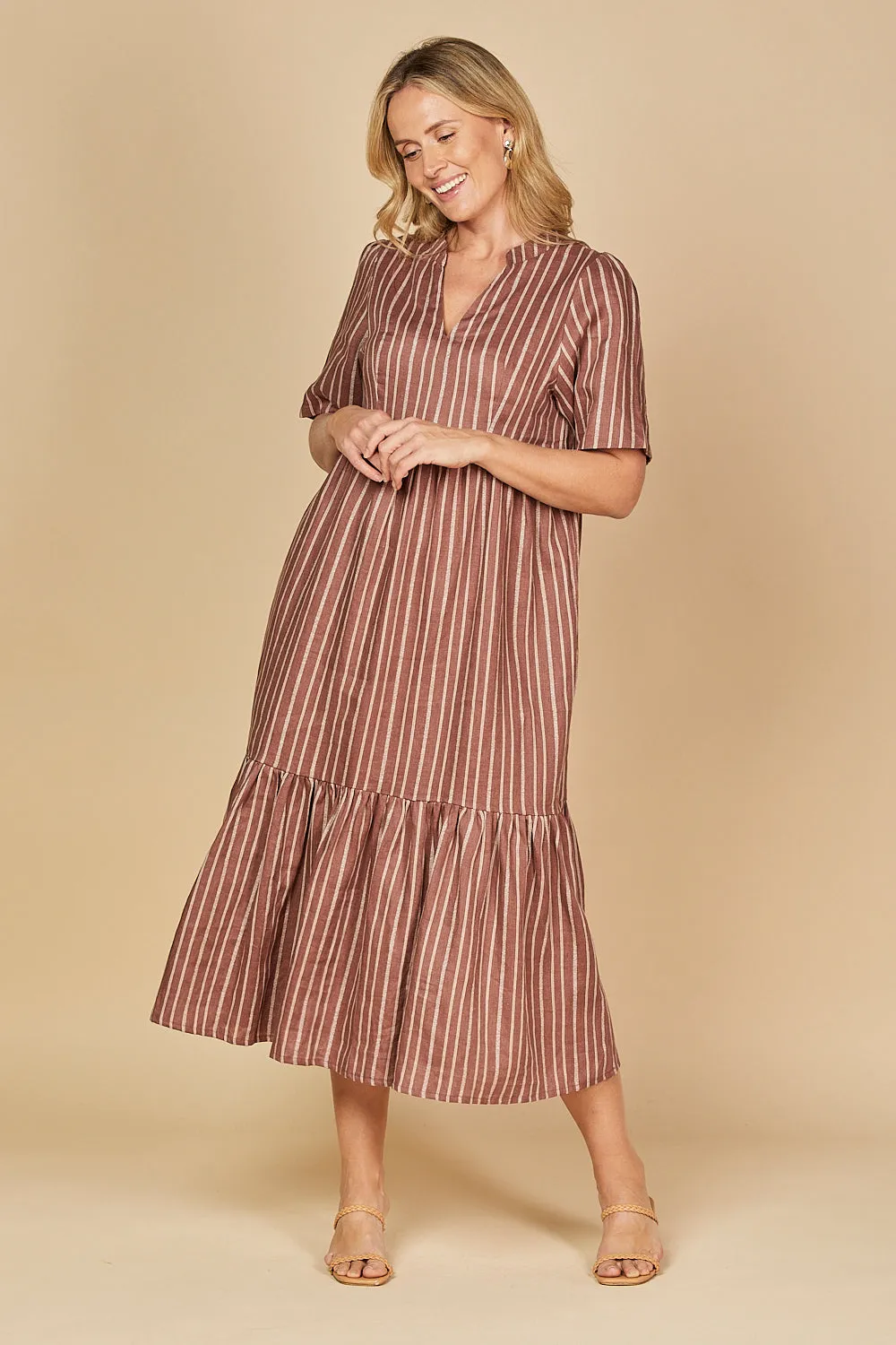 Sabre Linen V-Neck Dress in Nutmeg