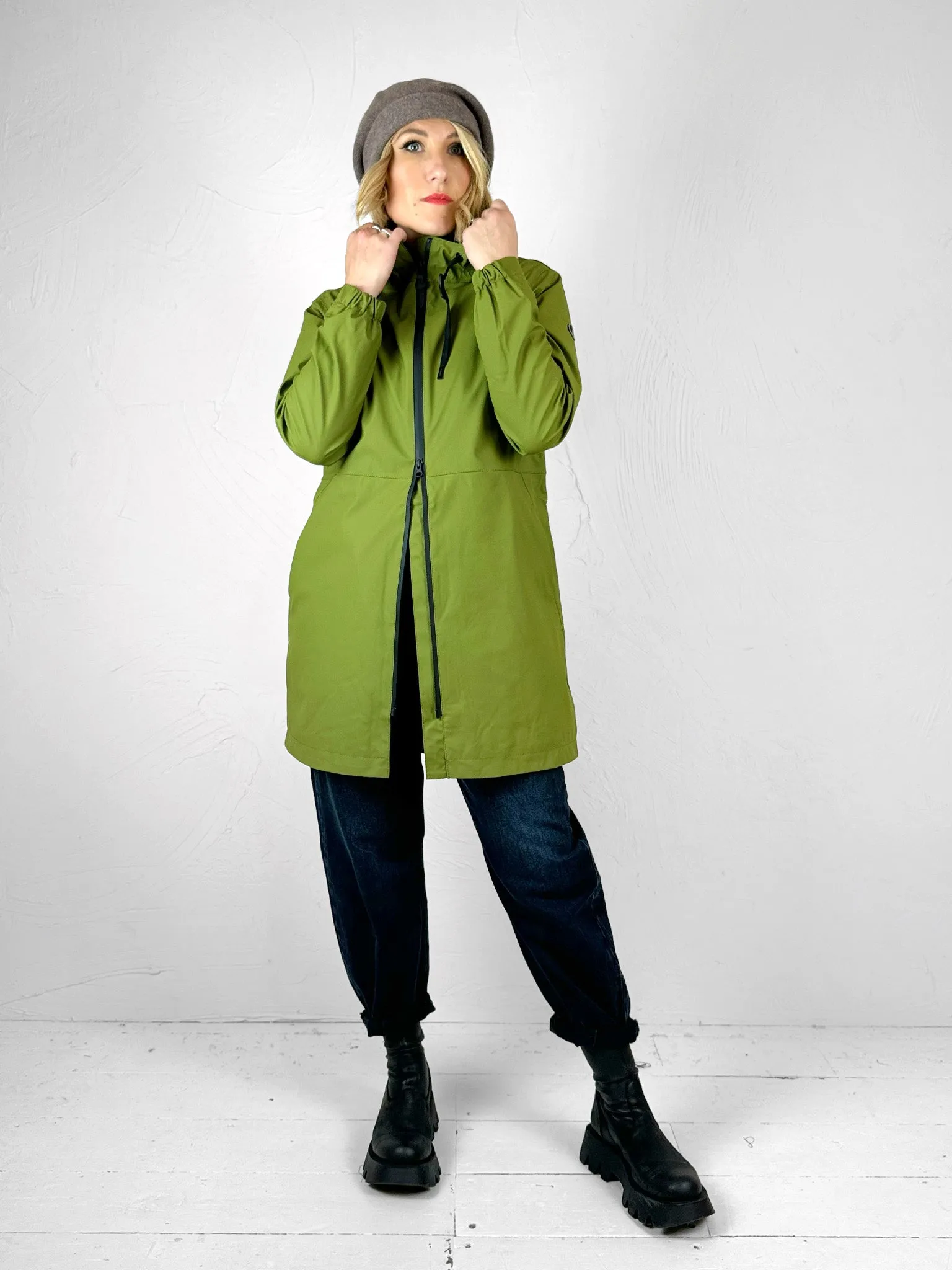 Vand Warm Waterproof Raincoat - 2 Colours