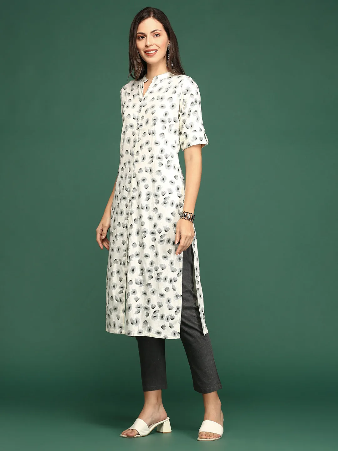 Women's Off White Printed Straight Kurta