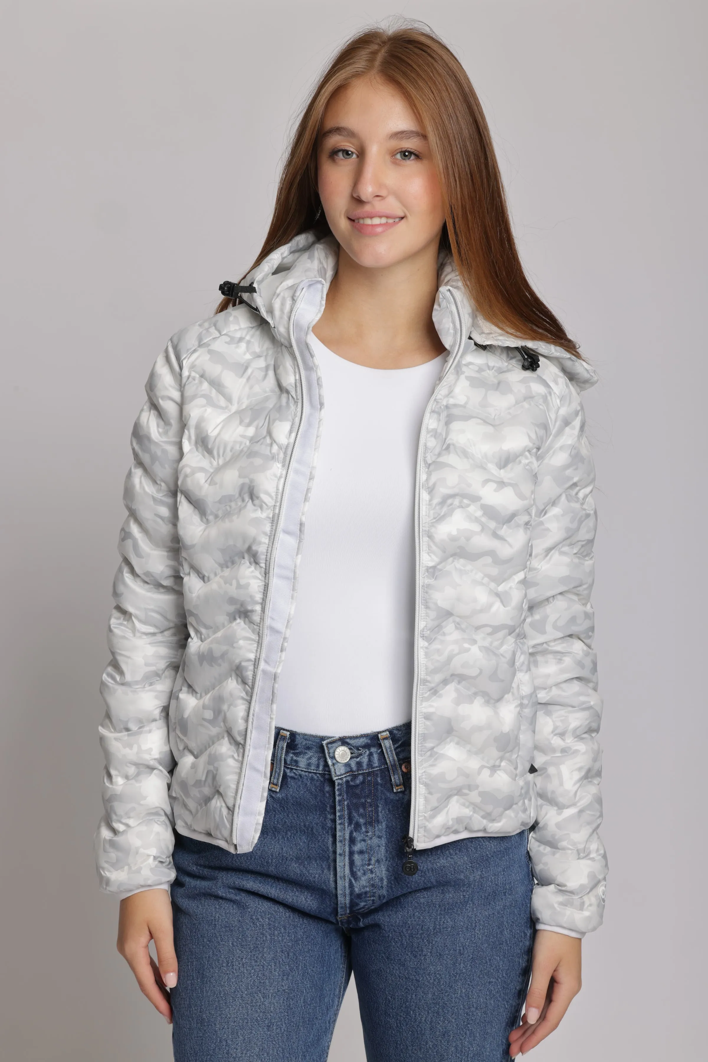 Women's packable puffer jacket in white camo