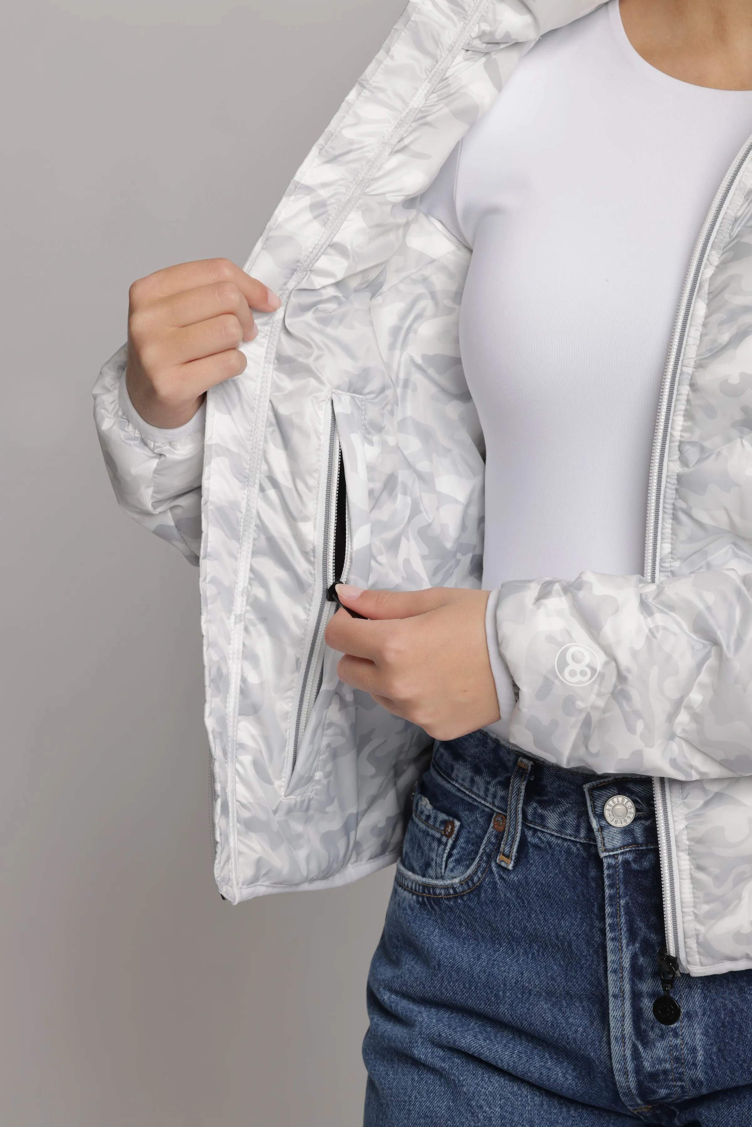 Women's packable puffer jacket in white camo